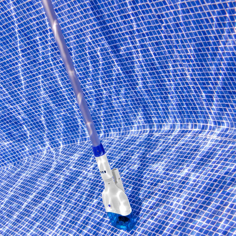 Aspiratore elettronico per fondo piscina a batteria